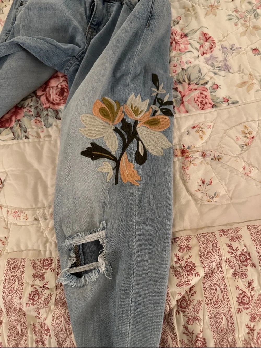 Caslon Light Wash Boyfriend Jeans with Floral Patch